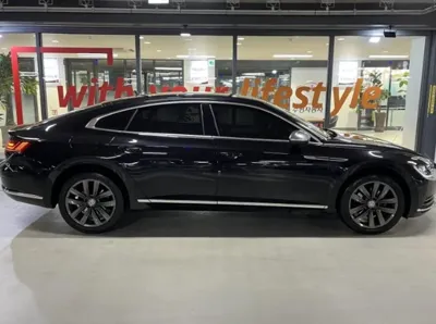 Volkswagen Arteon 2018, 125527 км, за 10994.02 USD