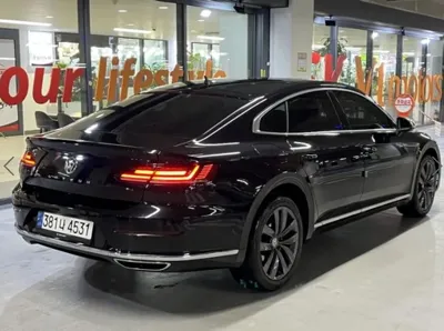 Volkswagen Arteon 2018, 125527 км, за 10994.02 USD