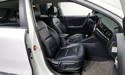 Kia Niro 2020, 128269 км, за 10927.14 USD - фото 10