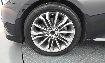 Hyundai Genesis 2014, 190599 км, за 4791.91 USD