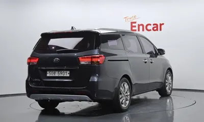 Kia Canival 2015, 121351 км, за 7159.74 USD
