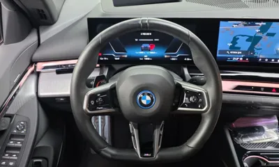 BMW i5 2024, 14848 км, за 44930.63 USD - фото 13