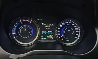 Hyundai Grandeur 2016, 139959 км, за 4886 USD - фото 8