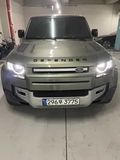 Land Rover Defender · 2023 год