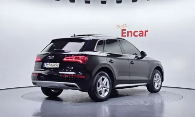 Audi Q5 2020, 90337 км, за 17509.08 USD