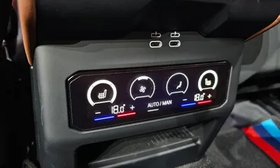 BMW 5-Series 2025, 13459 км, за 60391.23 USD - фото 35