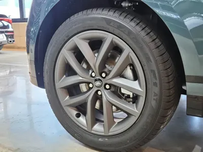 Land Rover Range Rover Velar 2026, 12 км, за 55840.84 USD