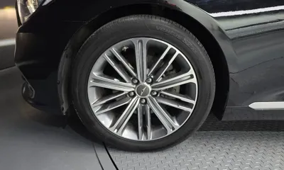 Genesis G80 2017, 117145 км, за 9315.97 USD