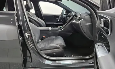 Mercedes-Benz C-Class 2023, 15071 км, за 32956.72 USD - фото 10