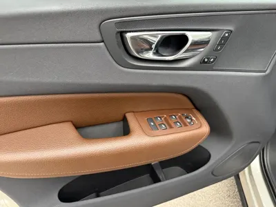Volvo XC60 2018, 25000 км, за 17039.1 USD - фото 6
