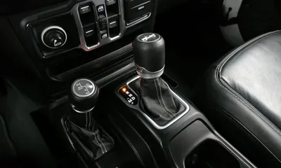 Jeep Wrangler 2019, 74836 км, за 24944.2 USD - фото 9