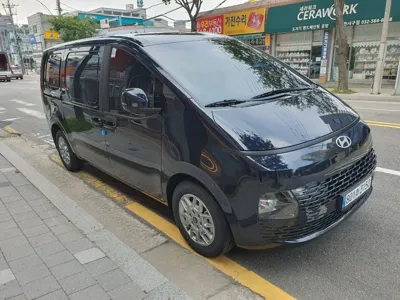 Hyundai Staria 2025, 1694 км, за 19229.26 USD