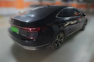 Volkswagen Passat 2023, 30000 км, за 17700 USD - фото 6