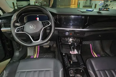 Volkswagen Passat 2023, 30000 км, за 17700 USD - фото 9