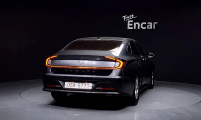 Hyundai Sonata 2020, 125437 км, за 7730.43 USD