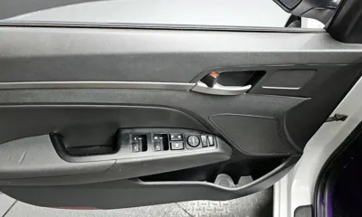 Hyundai Avante 2018, 66437 км, за 7748.34 USD - фото 18