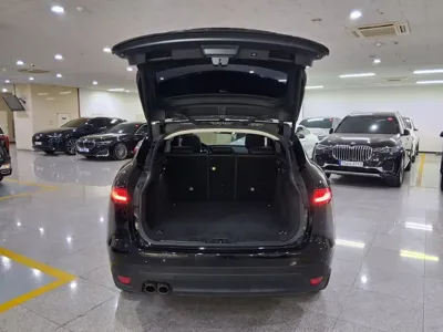Jaguar F-Pace 2018, 143774 км, за 7155.05 USD