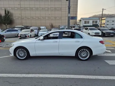 Mercedes-Benz E-Class 2021, 62058 км, за 22427.35 USD