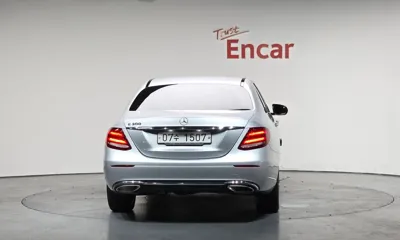 Mercedes-Benz E-Class 2018, 46548 км, за 17509.08 USD