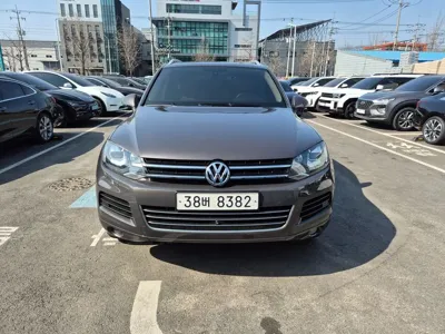 Volkswagen Touareg · 2012 год