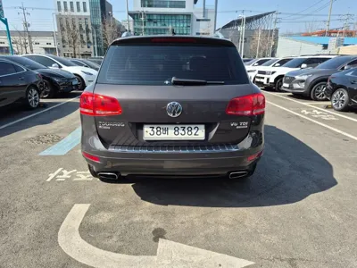 Volkswagen Touareg 2012, 194001 км, за 5856.68 USD