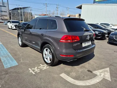 Volkswagen Touareg 2012, 194001 км, за 5856.68 USD