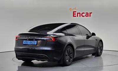 Tesla Model 3 2025, 10714 км, за 30458.19 USD