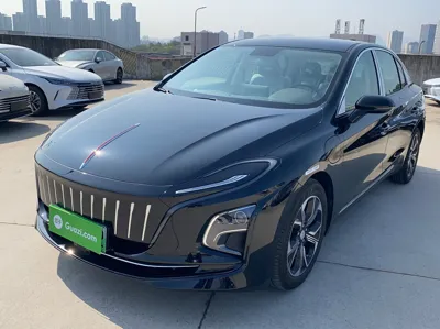 Hongqi E-QM5 · 2022 год