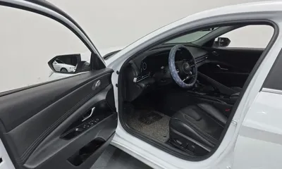 Hyundai Avante 2021, 72190 км, за 11225.63 USD - фото 11