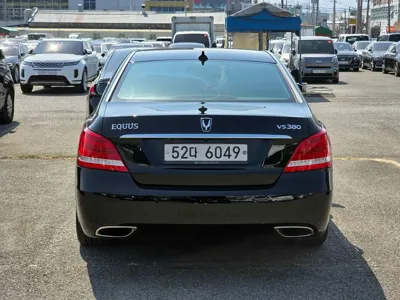 Hyundai Equus 2014, 215125 км, за 4420.46 USD