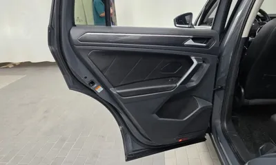 Volkswagen Tiguan 2022, 71330 км, за 41354.86 USD - фото 10