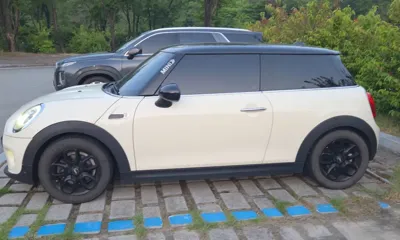 MINI Cooper 2016, 151812 км, за 3938.56 USD