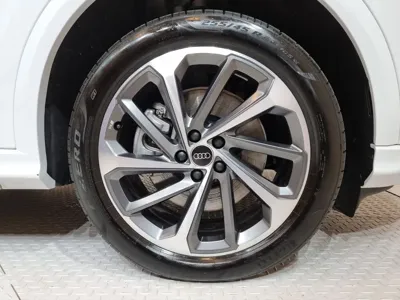 Audi Q5 2025, 2110 км, за 40372.45 USD
