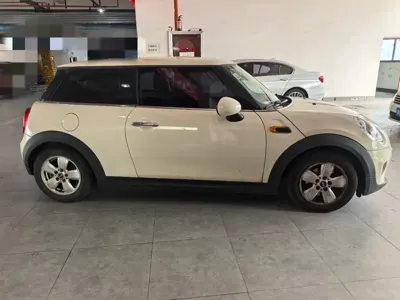 MINI MINI 2016, 48000 км, за 7337.66 USD