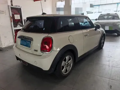 MINI MINI 2016, 48000 км, за 7337.66 USD
