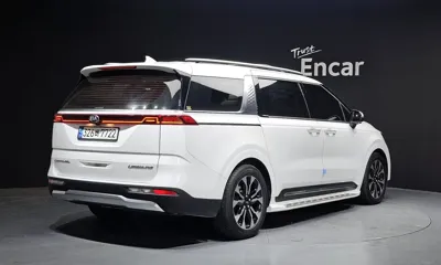 Kia Canival 2021, 109879 км, за 18169.8 USD