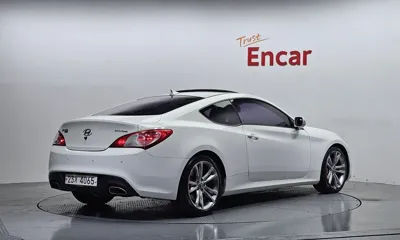 Hyundai Genesis 2011, 123160 км, за 2264.93 USD