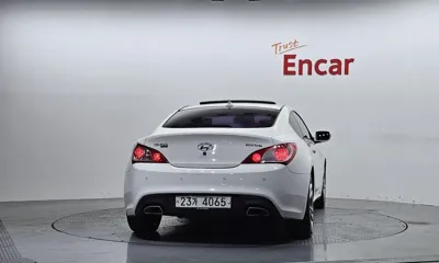 Hyundai Genesis 2011, 123160 км, за 2264.93 USD