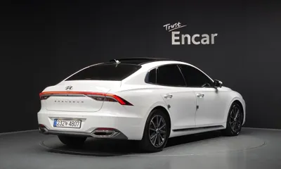 Hyundai Grandeur 2023, 77182 км, за 16195.15 USD