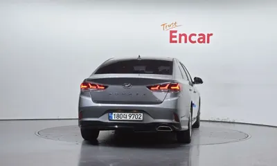 Hyundai Sonata 2018, 89316 км, за 8859.94 USD