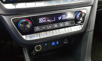 Hyundai Sonata 2018, 89316 км, за 8859.94 USD - фото 18