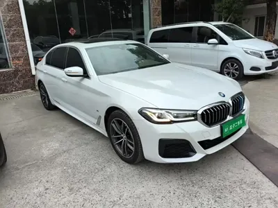 BMW 5 Series 2021, 93900 км, за 25293.8 USD