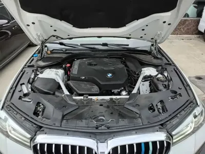 BMW 5 Series 2021, 93900 км, за 25293.8 USD - фото 20