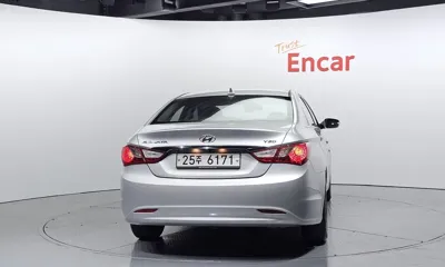 Hyundai Sonata 2010, 190480 км, за 1832.63 USD