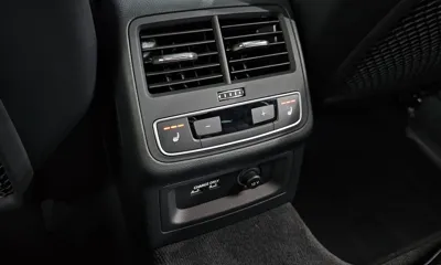 Audi A4 2021, 30476 км, за 15858.02 USD - фото 31