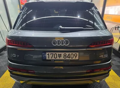 Audi Q7 2023, 26000 км, за 48004.15 USD
