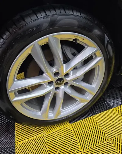 Audi Q7 2023, 26000 км, за 48004.15 USD