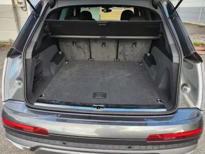 Audi Q7 2023, 26000 км, за 48004.15 USD