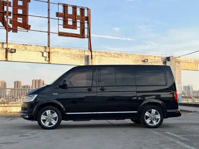 Volkswagen Multivan 2017, 90000 км, за 14557.44 USD