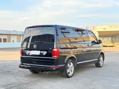Volkswagen Multivan 2017, 90000 км, за 14557.44 USD